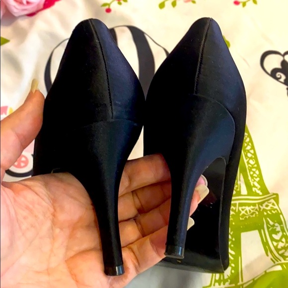 Touch of Nina black peep toe heels with ruffles - Picture 6 of 10